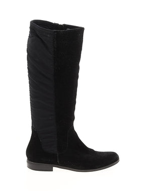 1 shoe size - 7 1/2