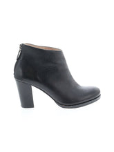 1 shoe size - 7