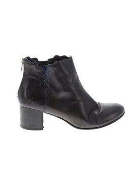 1 shoe size - 9 1/2
